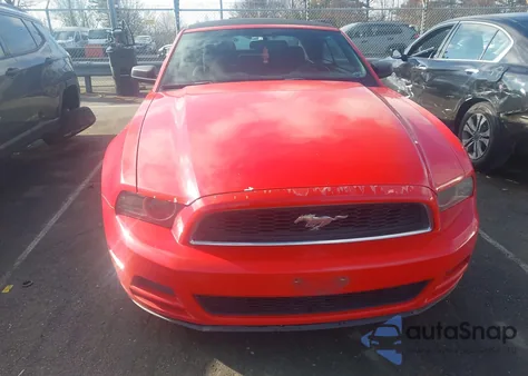 2014 Ford Mustang V6 из США, поврежденный, VIN 1ZVBP8EM9E5205953